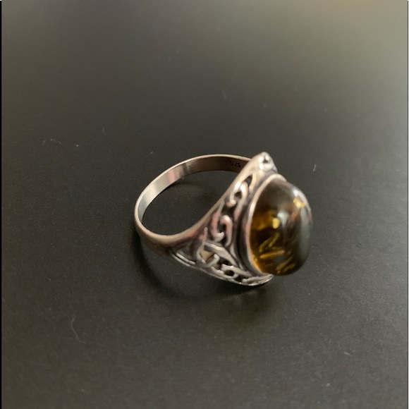 Sterling Silver and Amber Ring - Picture 2 of 5